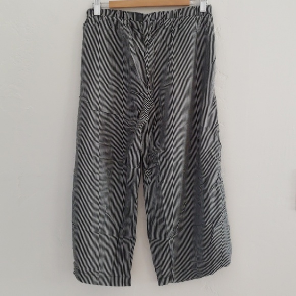 Elodie women capri pants - Picture 2 of 3